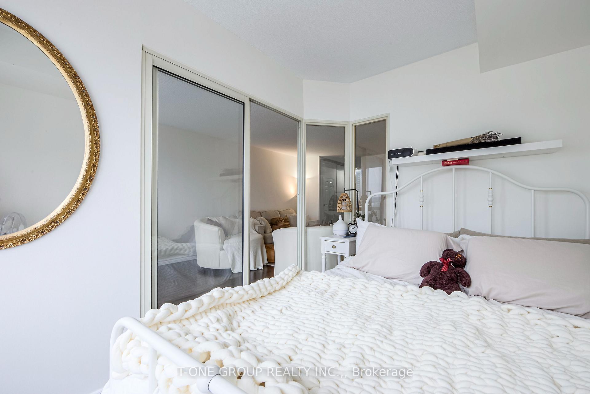 Photo 12 of Unit 1219, 25 The Esplanade, Toronto, Waterfront Communities — HOMEH