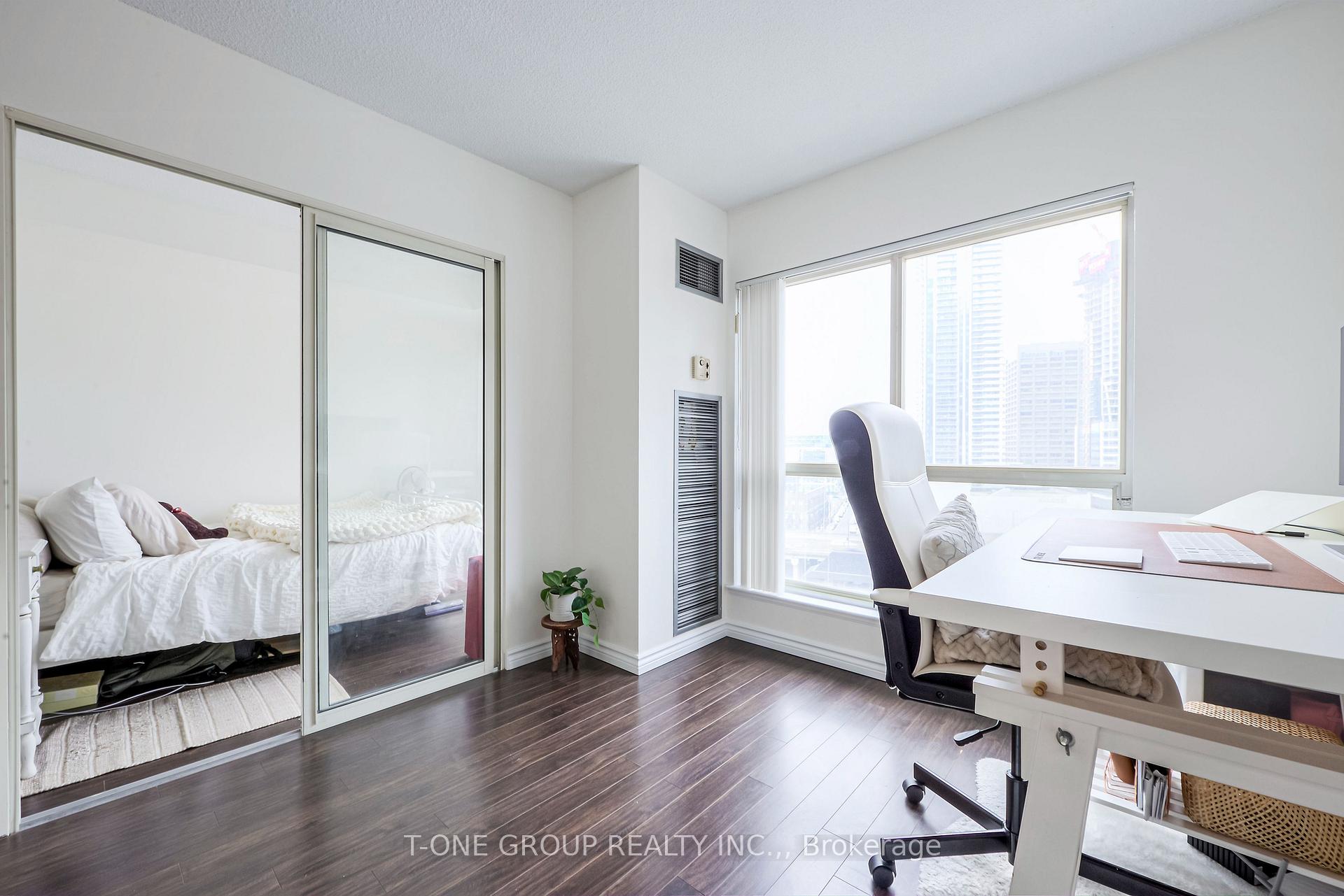 Photo 14 of Unit 1219, 25 The Esplanade, Toronto, Waterfront Communities — HOMEH