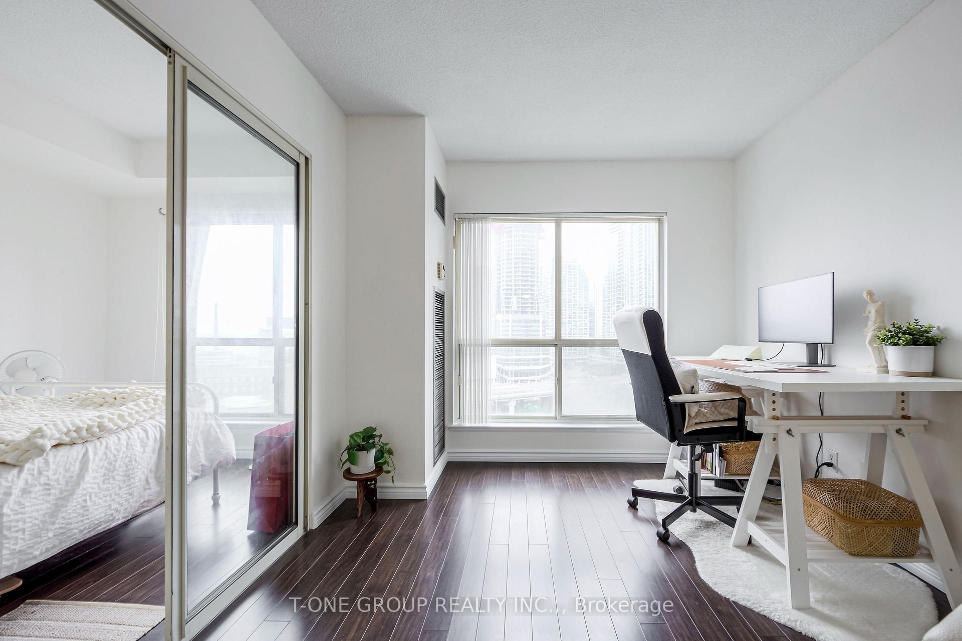 Photo 15 of Unit 1219, 25 The Esplanade, Toronto, Waterfront Communities — HOMEH
