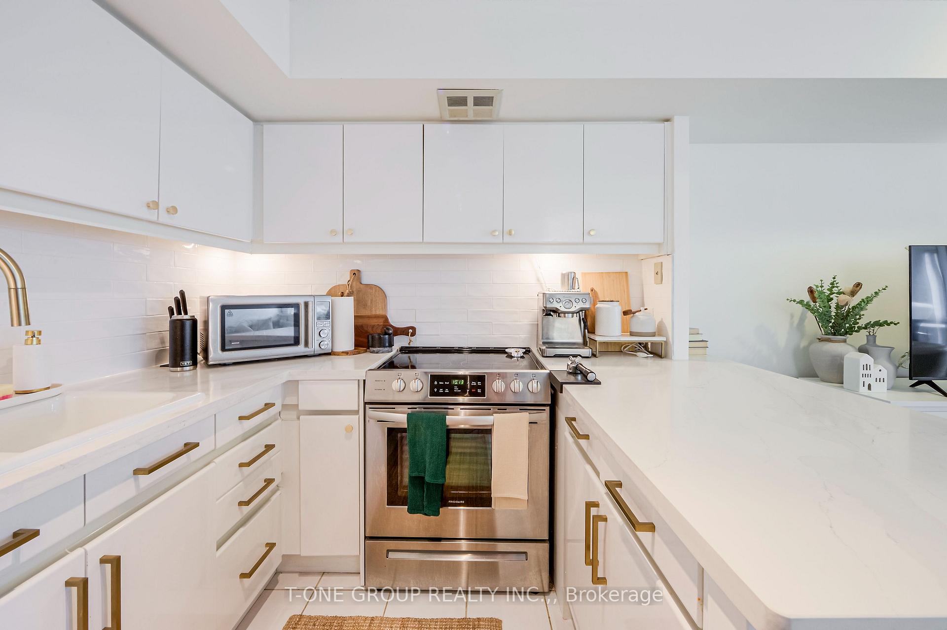 Photo 18 of Unit 1219, 25 The Esplanade, Toronto, Waterfront Communities — HOMEH