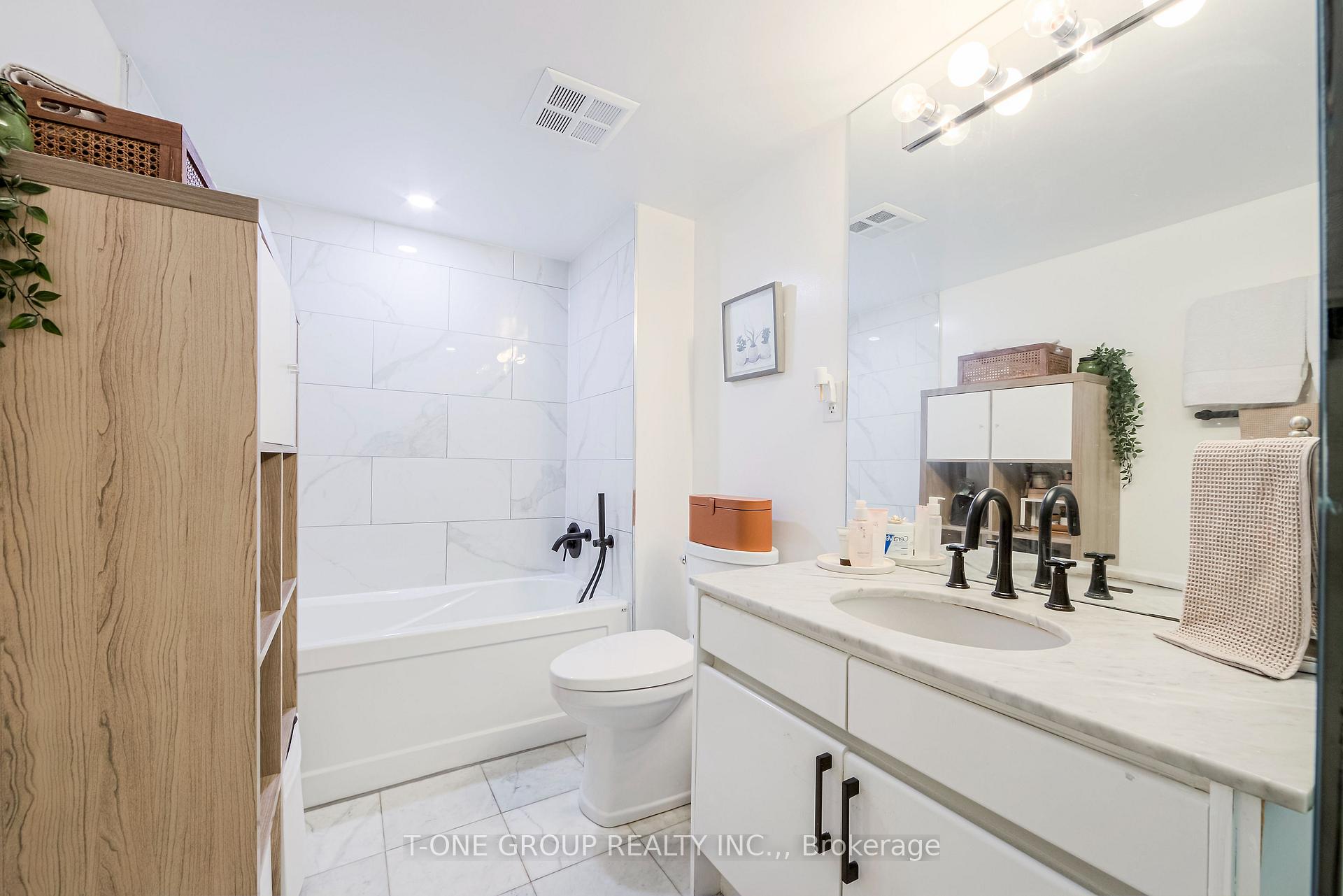 Photo 33 of Unit 1219, 25 The Esplanade, Toronto, Waterfront Communities — HOMEH