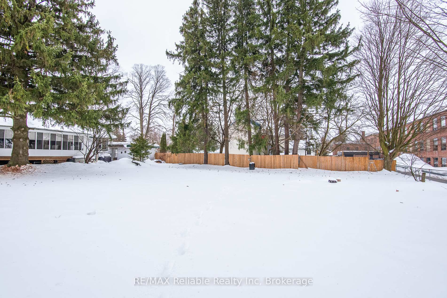 Photo 9 of 108 Raglan Street, Central Huron, Clinton — HOMEH