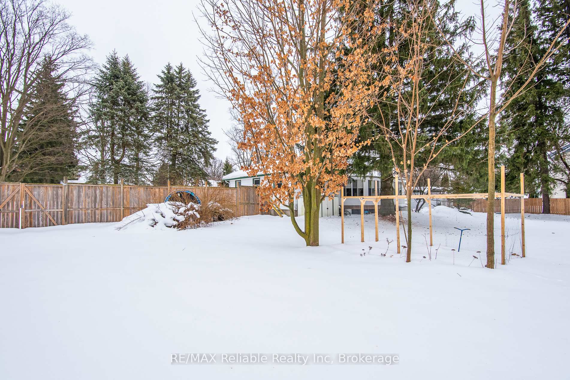 Photo 10 of 108 Raglan Street, Central Huron, Clinton — HOMEH