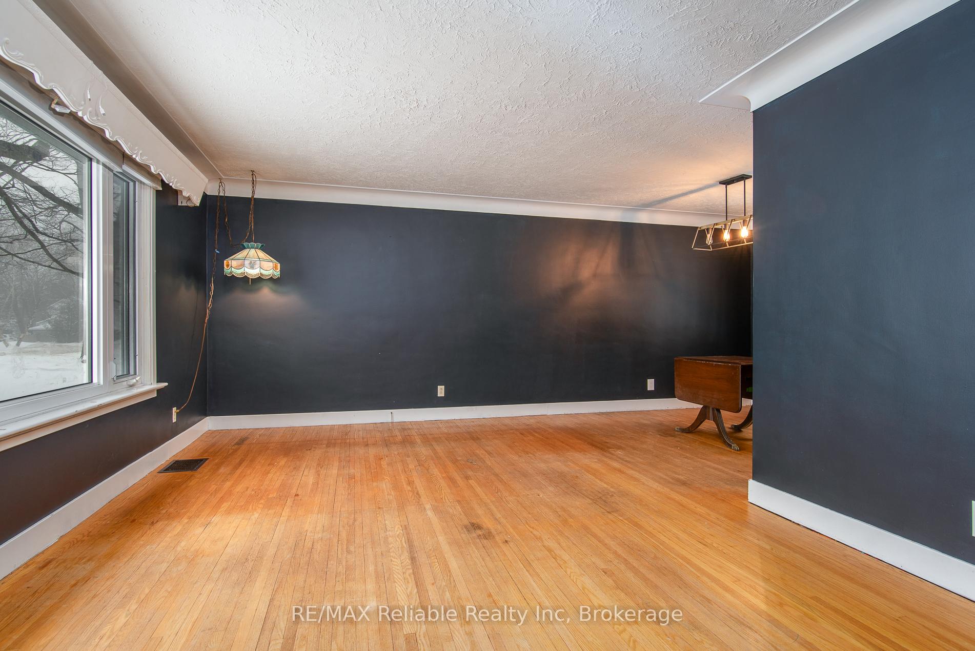 Photo 12 of 108 Raglan Street, Central Huron, Clinton — HOMEH