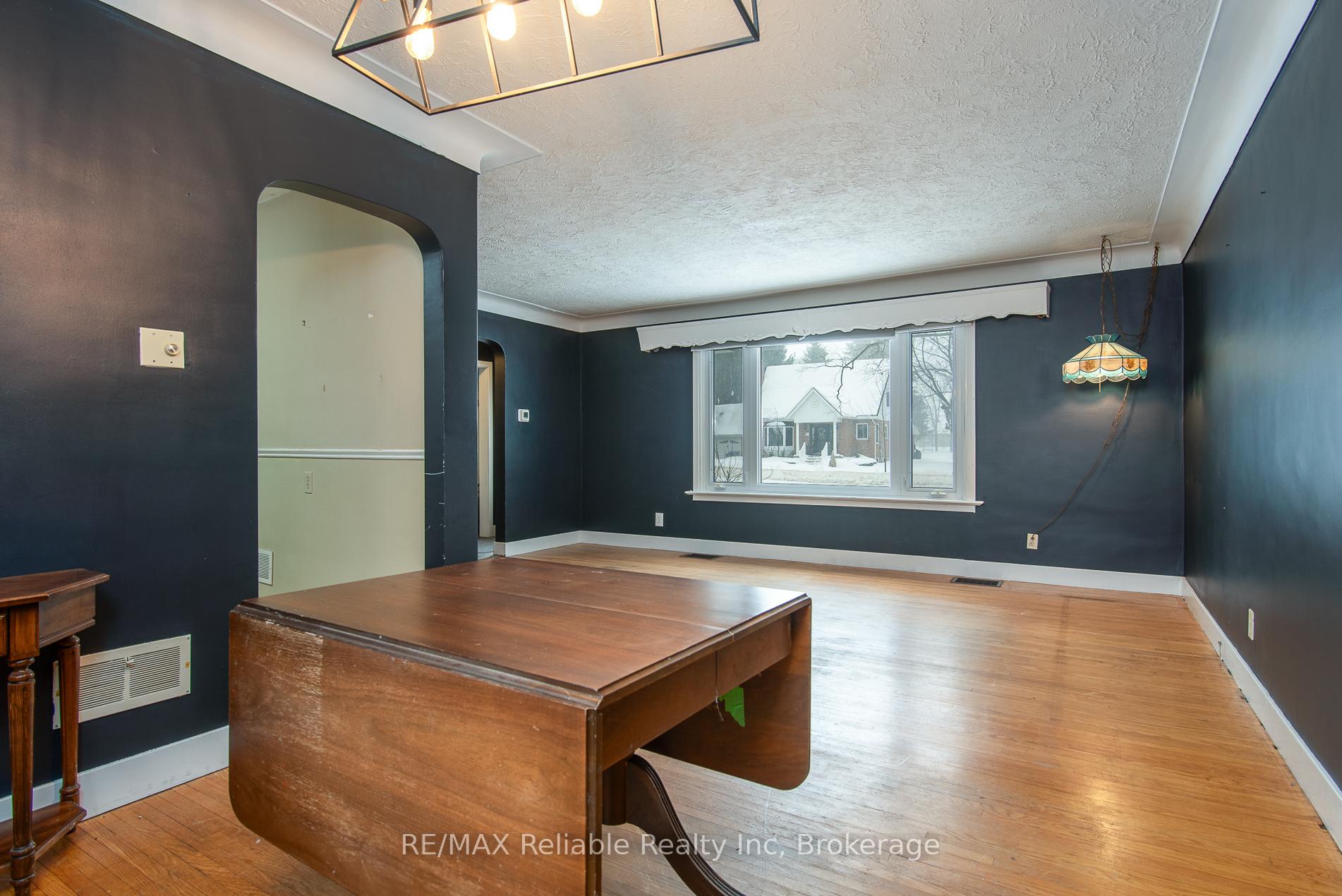 Photo 16 of 108 Raglan Street, Central Huron, Clinton — HOMEH