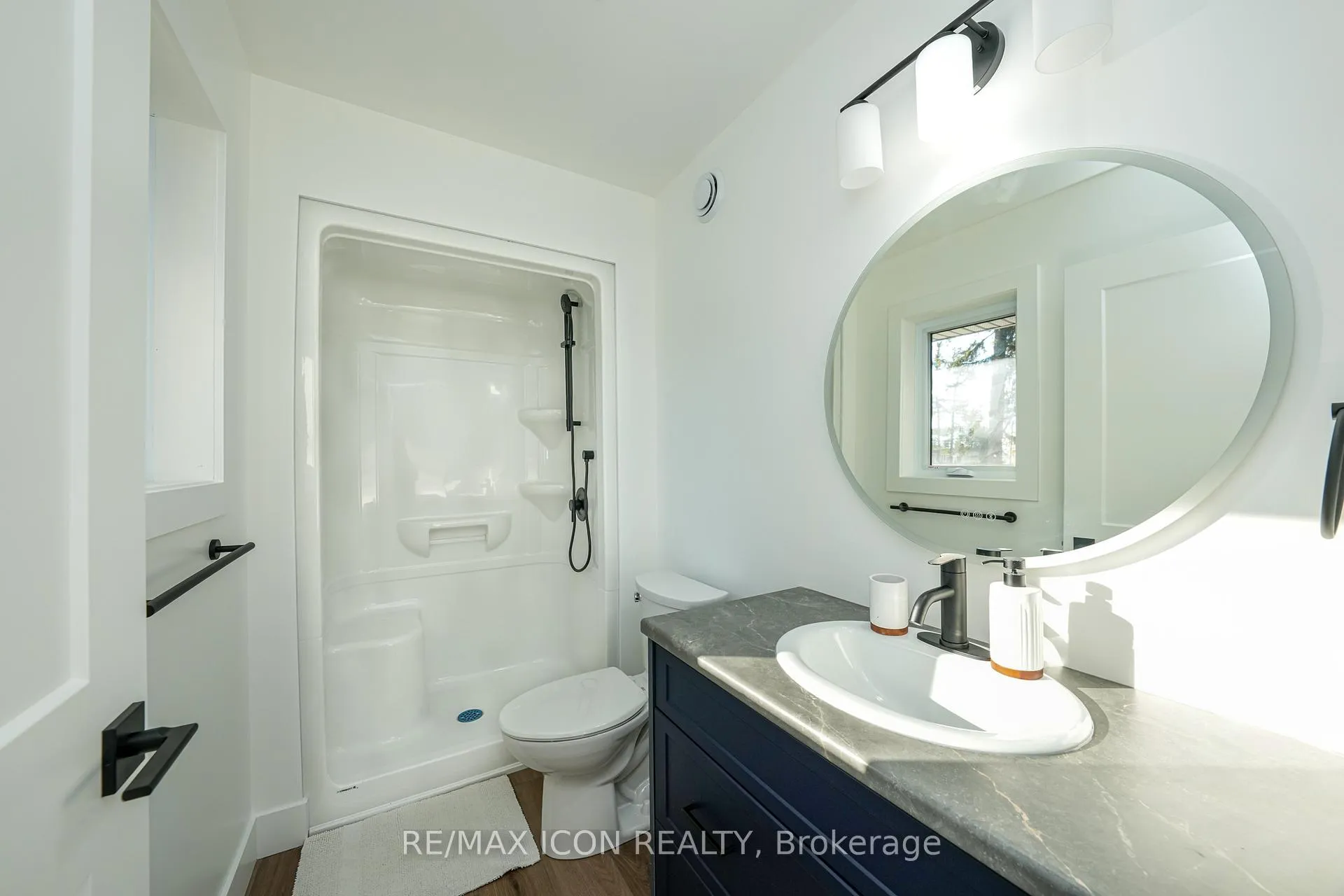 Photo 5 of Unit 2, 218 Ardross Street, North Middlesex, Parkhill — HOMEH