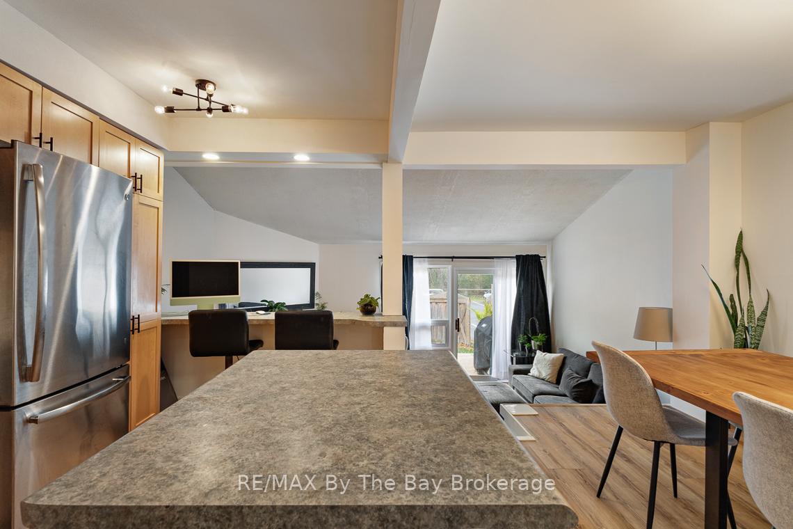 Photo 11 of 599 Tenth Street, Collingwood — HOMEH