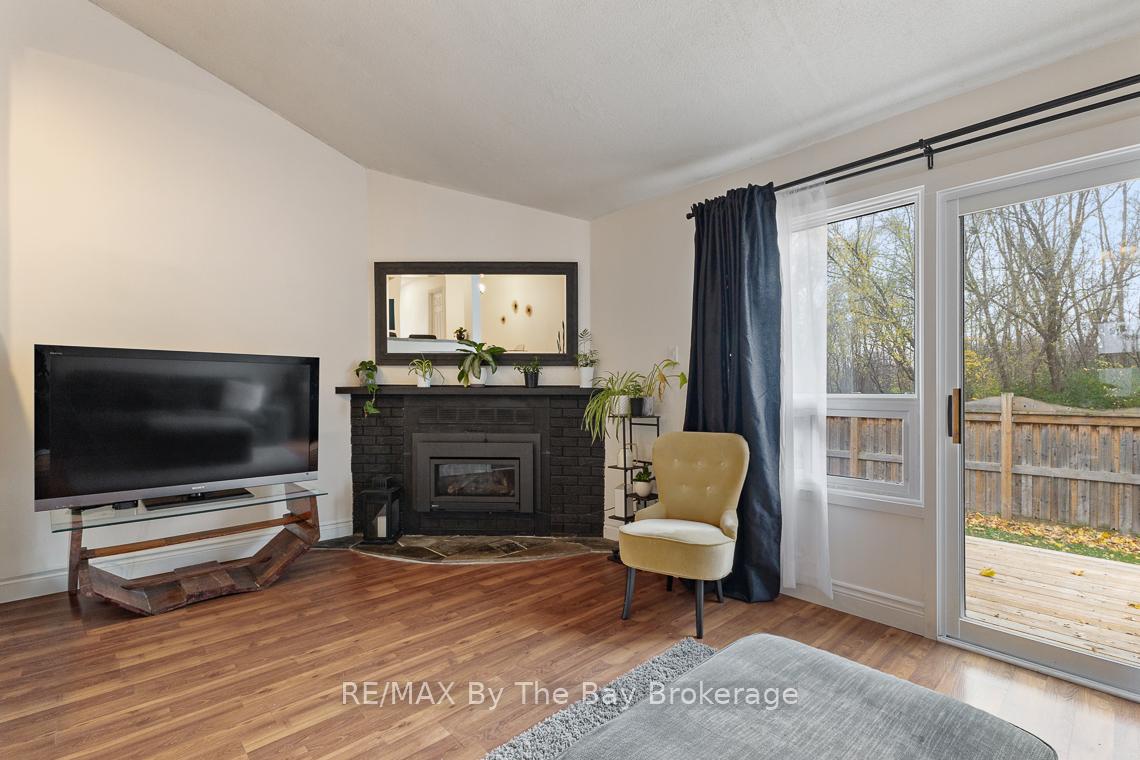 Photo 14 of 599 Tenth Street, Collingwood — HOMEH