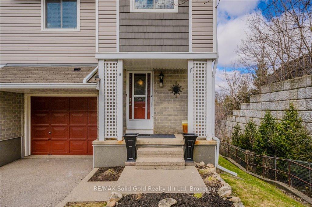 Photo 3 of Unit 5, 365 Pioneer Drive, Kitchener — HOMEH