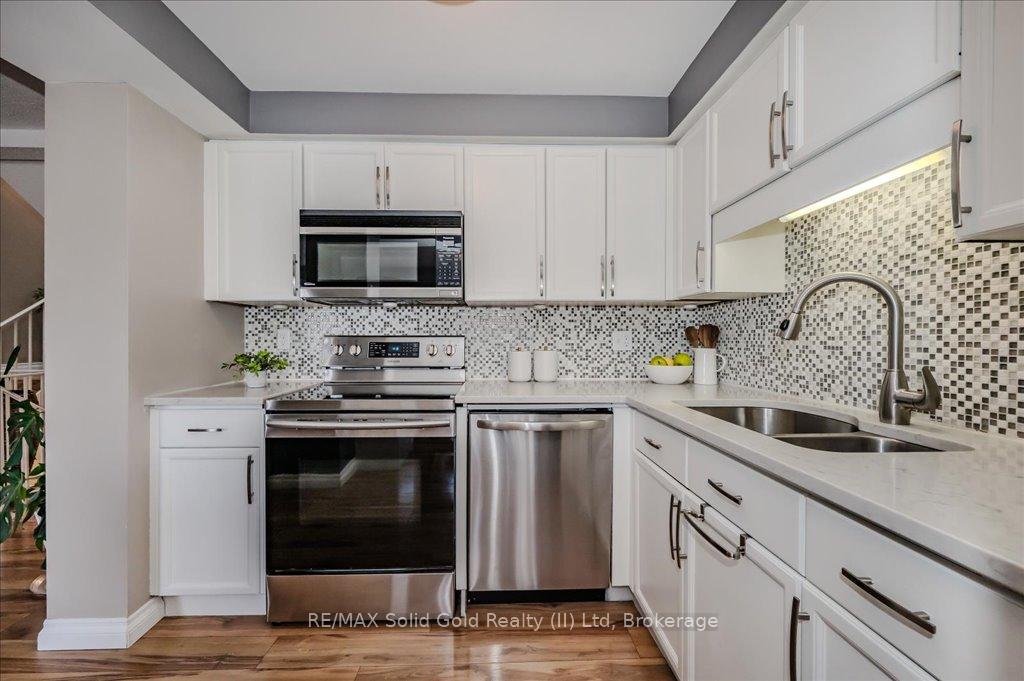 Photo 14 of Unit 5, 365 Pioneer Drive, Kitchener — HOMEH