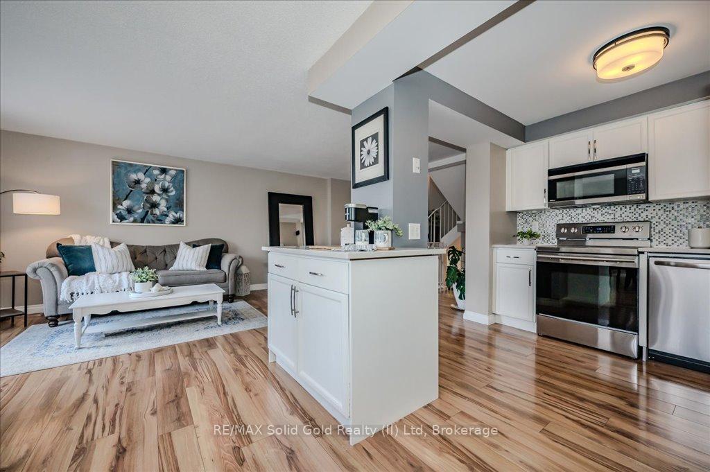 Photo 16 of Unit 5, 365 Pioneer Drive, Kitchener — HOMEH