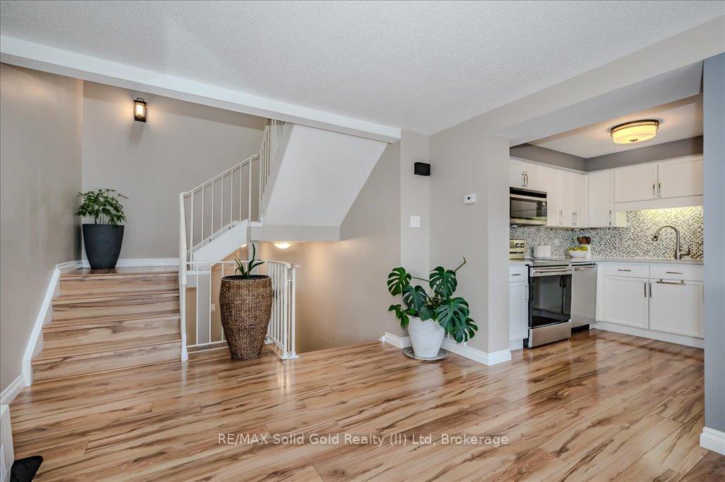 Photo 18 of Unit 5, 365 Pioneer Drive, Kitchener — HOMEH