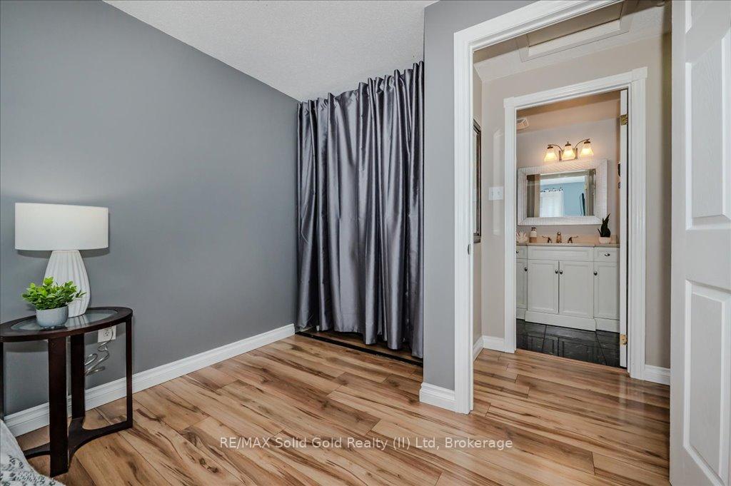 Photo 23 of Unit 5, 365 Pioneer Drive, Kitchener — HOMEH