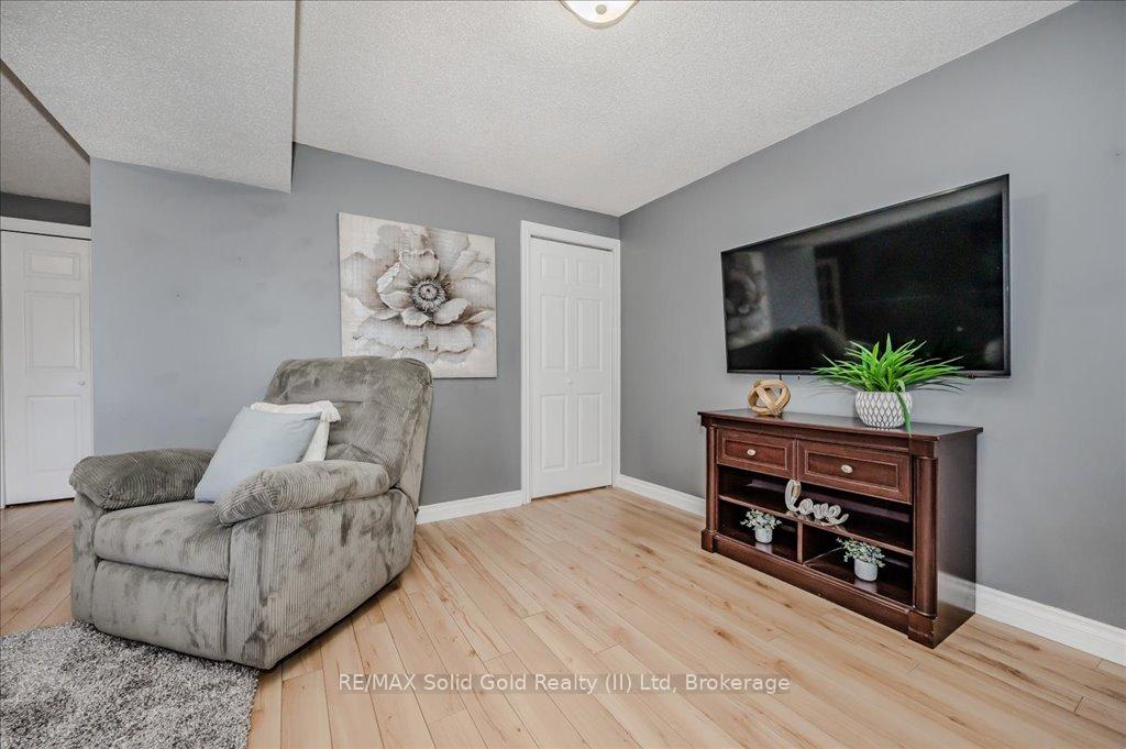 Photo 33 of Unit 5, 365 Pioneer Drive, Kitchener — HOMEH