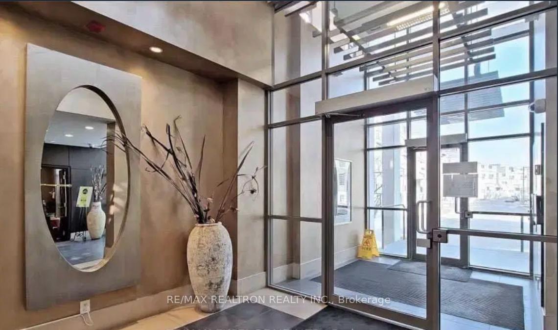 Photo 3 of Unit 315, 21 Upper Duke Crescent, Markham, Unionville — HOMEH