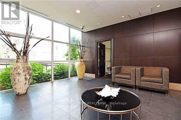 Photo 4 of Unit 315, 21 Upper Duke Crescent, Markham, Unionville — HOMEH