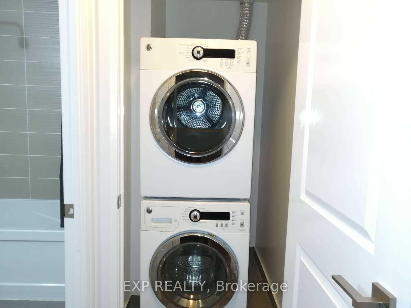 Photo 7 of Unit 1010, 7171 Yonge Street, Markham, Thornhill — HOMEH