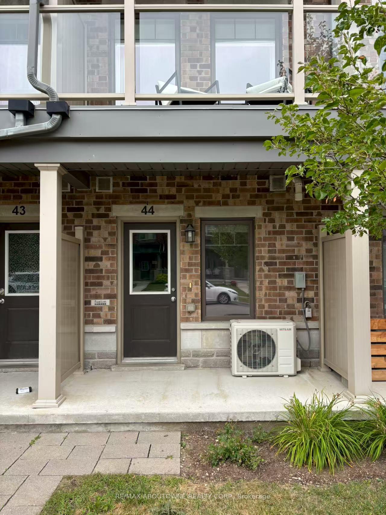Photo 2 of Unit Unit 44, 39 Kay Crescent, Guelph, Pineridge/Westminster Woods — HOMEH
