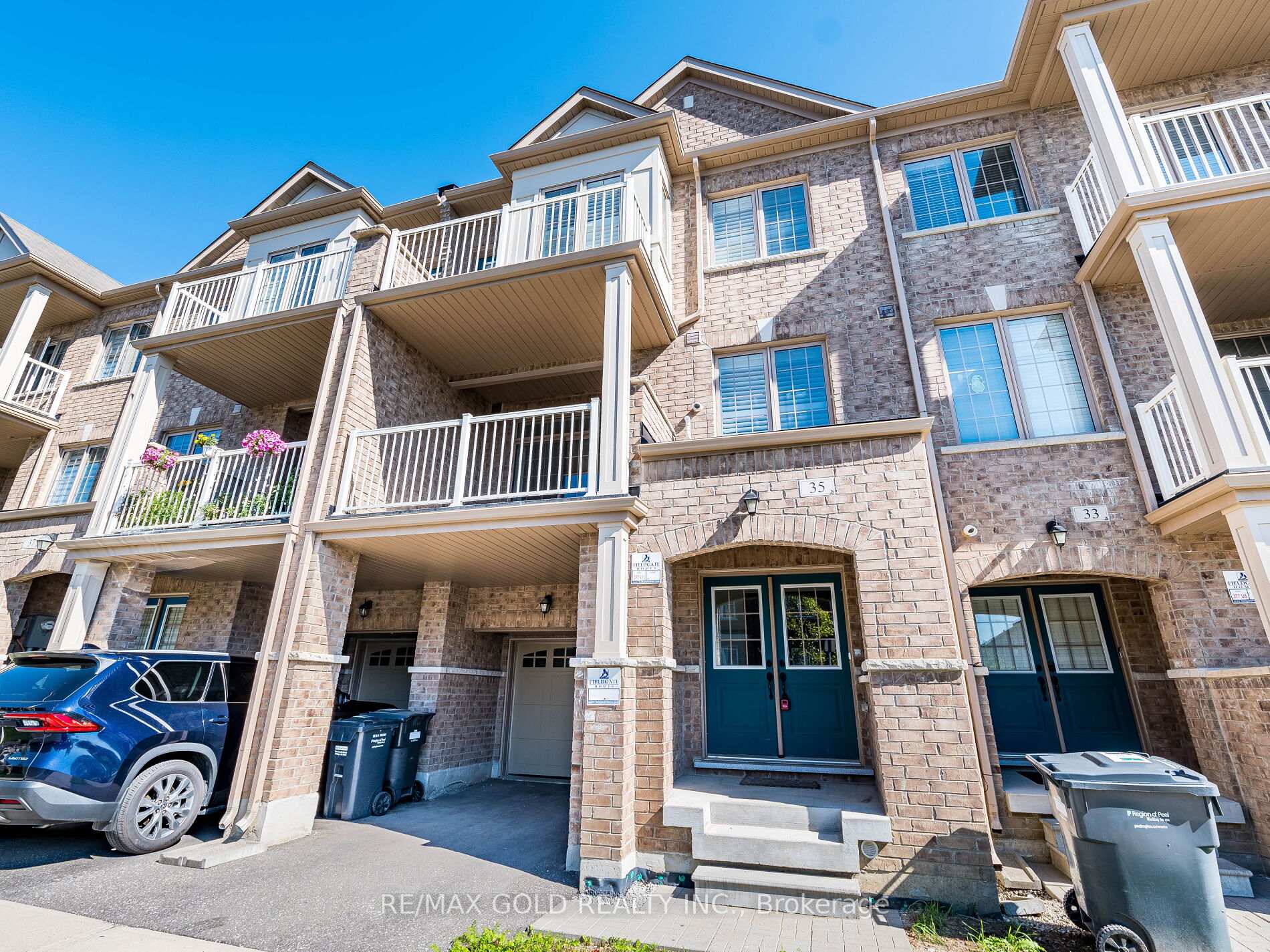 Photo 2 of 35 Labrish Road, Brampton, Northwest Brampton — HOMEH
