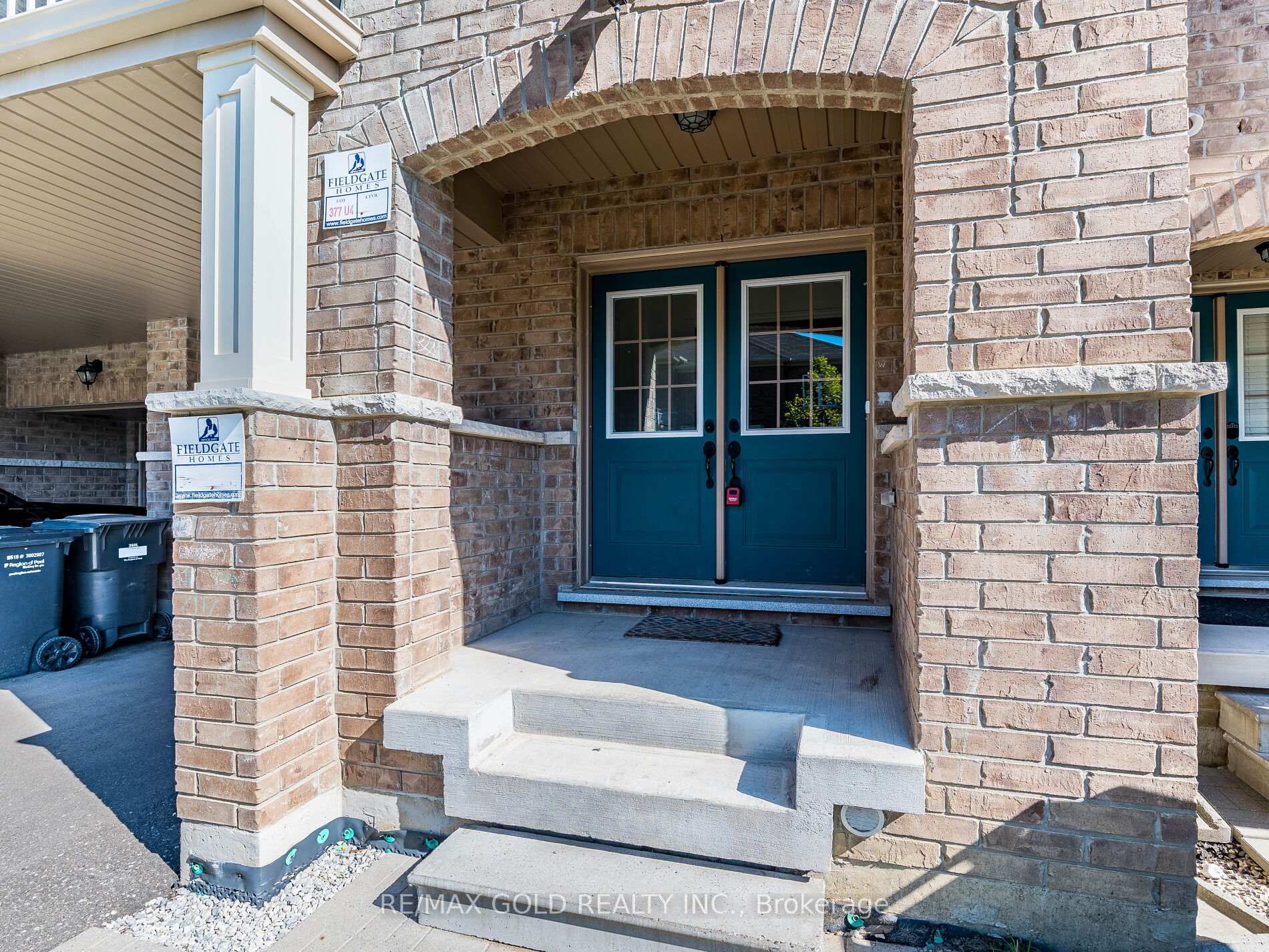 Photo 3 of 35 Labrish Road, Brampton, Northwest Brampton — HOMEH