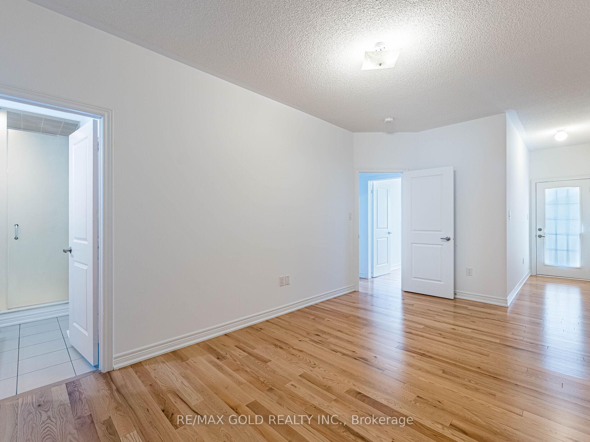 Photo 16 of 35 Labrish Road, Brampton, Northwest Brampton — HOMEH