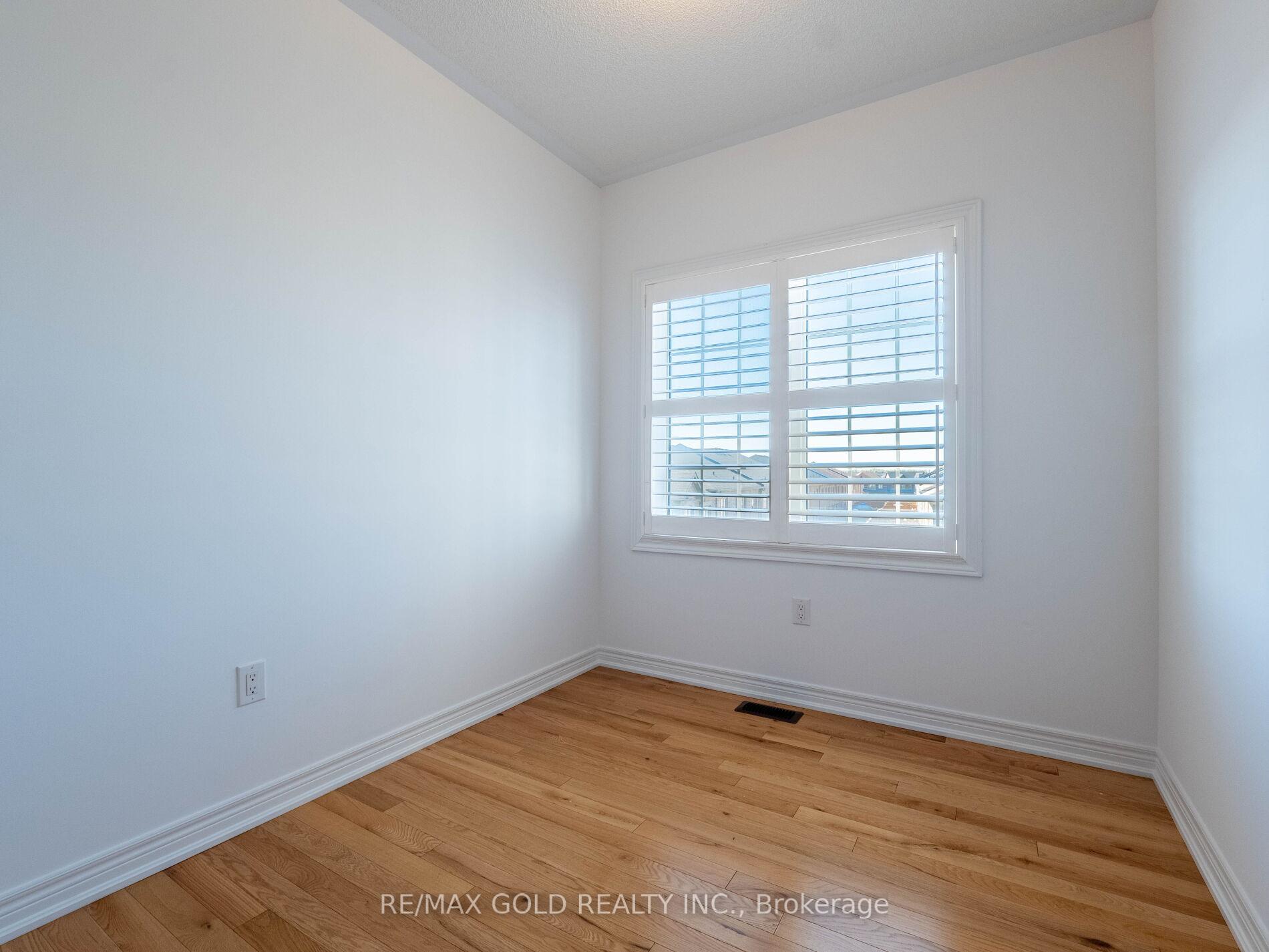 Photo 19 of 35 Labrish Road, Brampton, Northwest Brampton — HOMEH