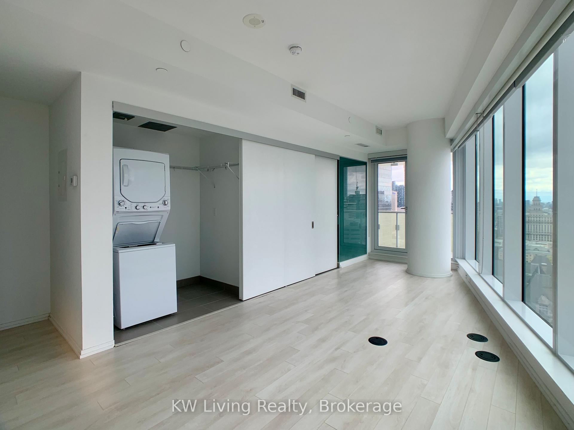 Photo 13 of Unit 2212, 197 Yonge Street, Toronto, Church-Yonge Corridor — HOMEH