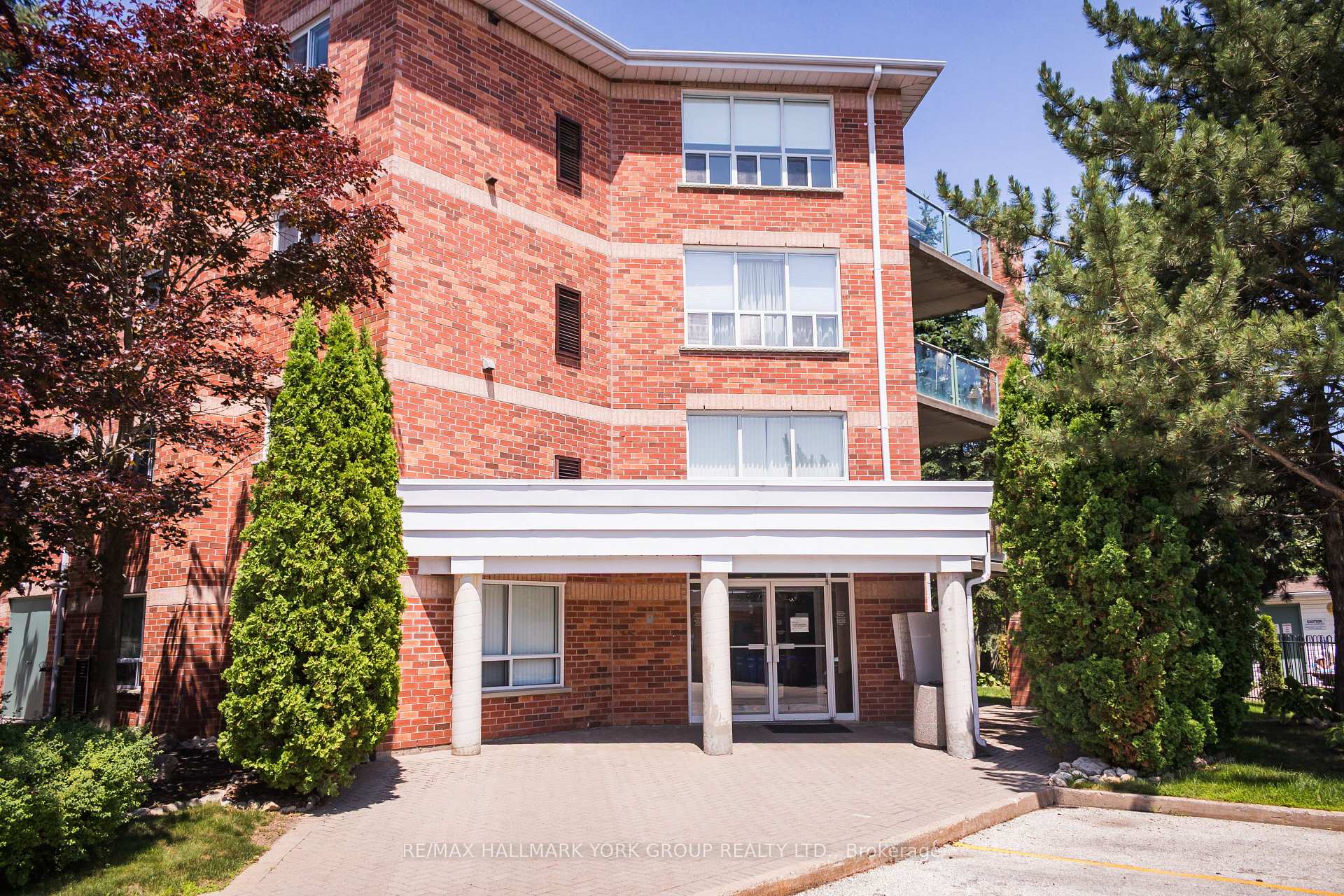 Photo 1 of Unit 401, 143 Edgehill Drive, Barrie, Letitia Heights — HOMEH