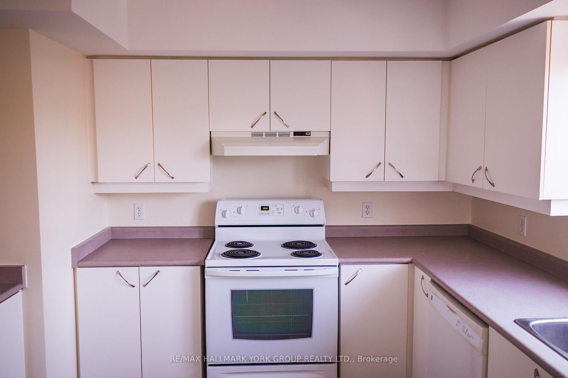 Photo 5 of Unit 401, 143 Edgehill Drive, Barrie, Letitia Heights — HOMEH