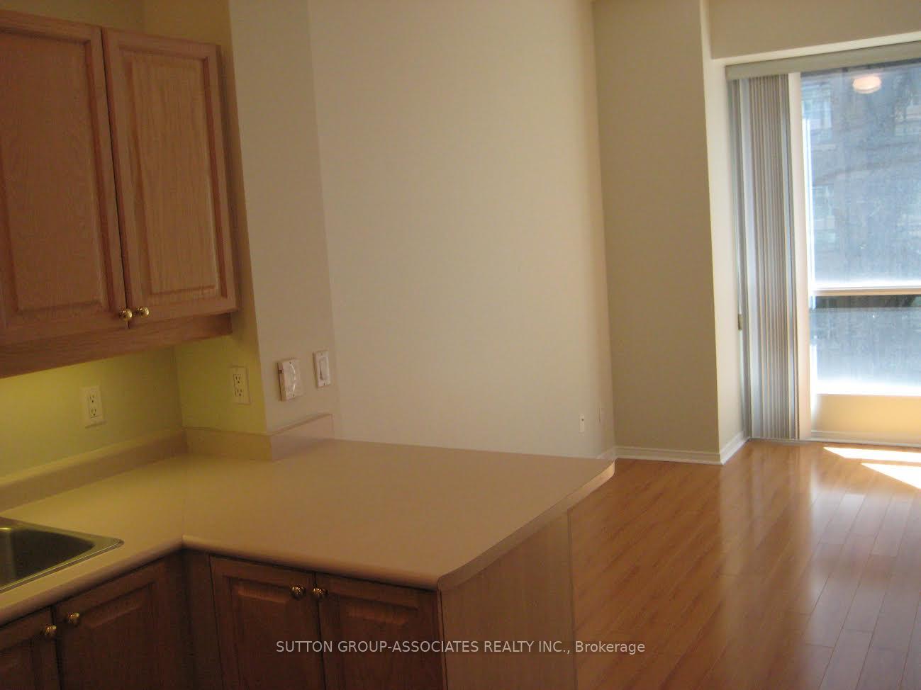 Photo 3 of Unit 809, 7 King Street E, Toronto, Church-Yonge Corridor — HOMEH