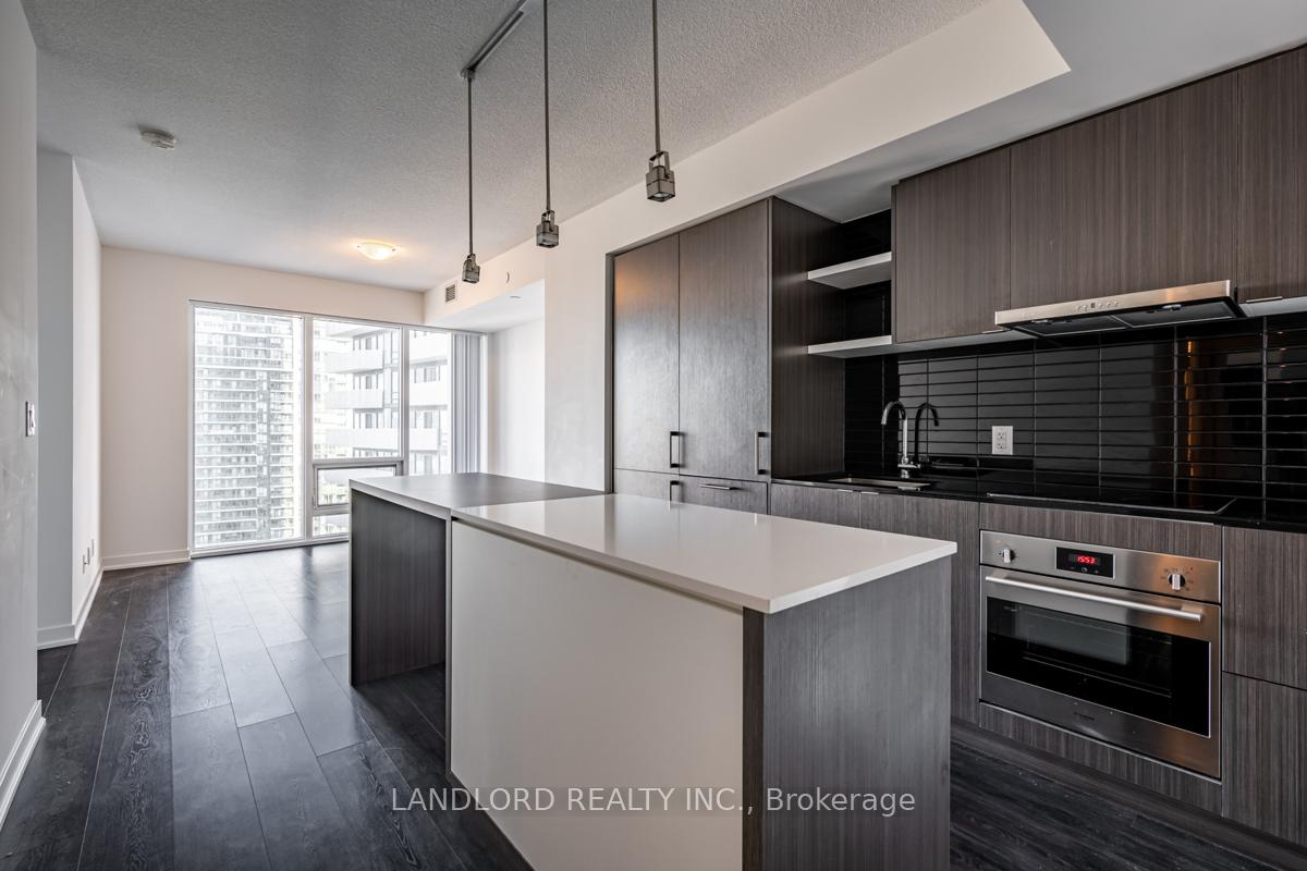 Front of Unit 4105, 100 Harbour Street