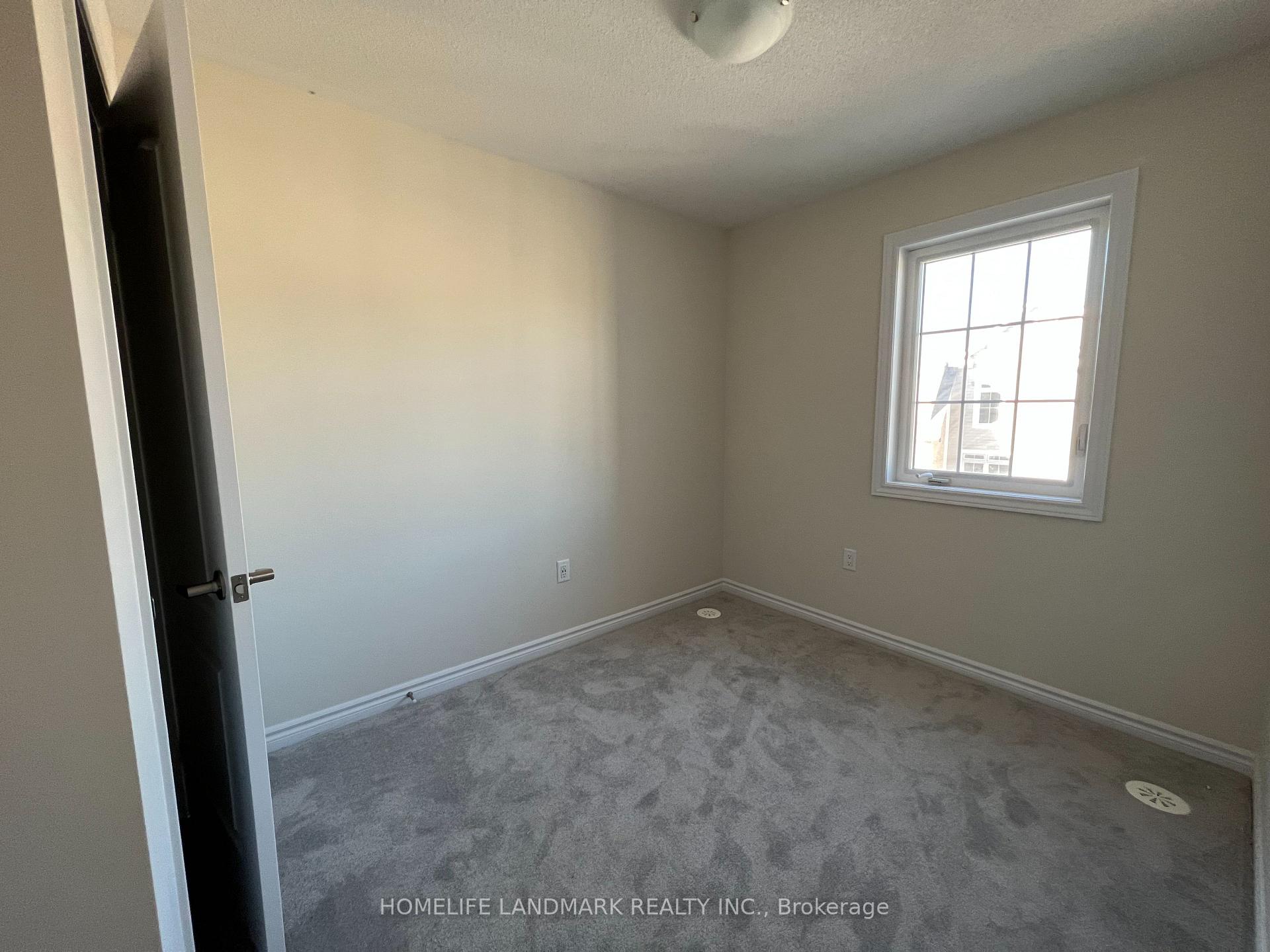 Photo 13 of 15 Malone Lane, Clarington, Courtice — HOMEH