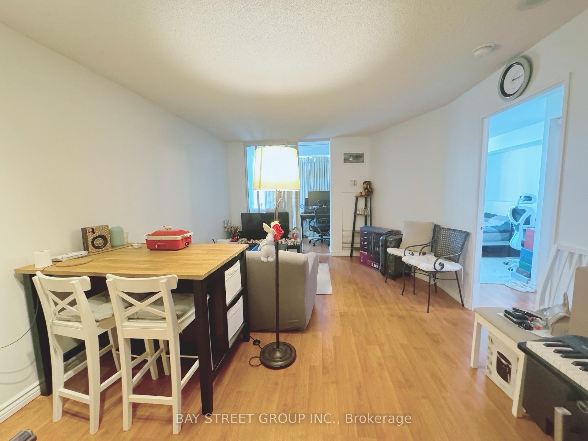 Front of Unit 1512, 24 Wellesley Street W