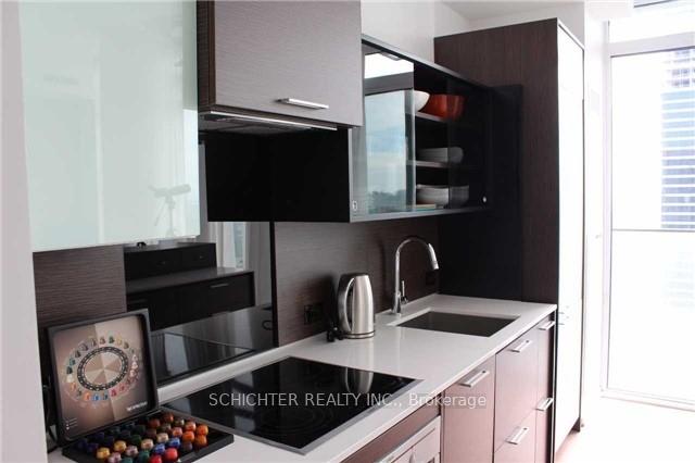 Front of Unit 3403, 75 St Nicholas Street