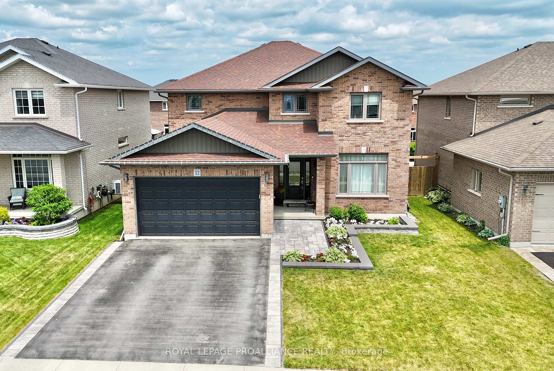 Front of 32 Vertis Court