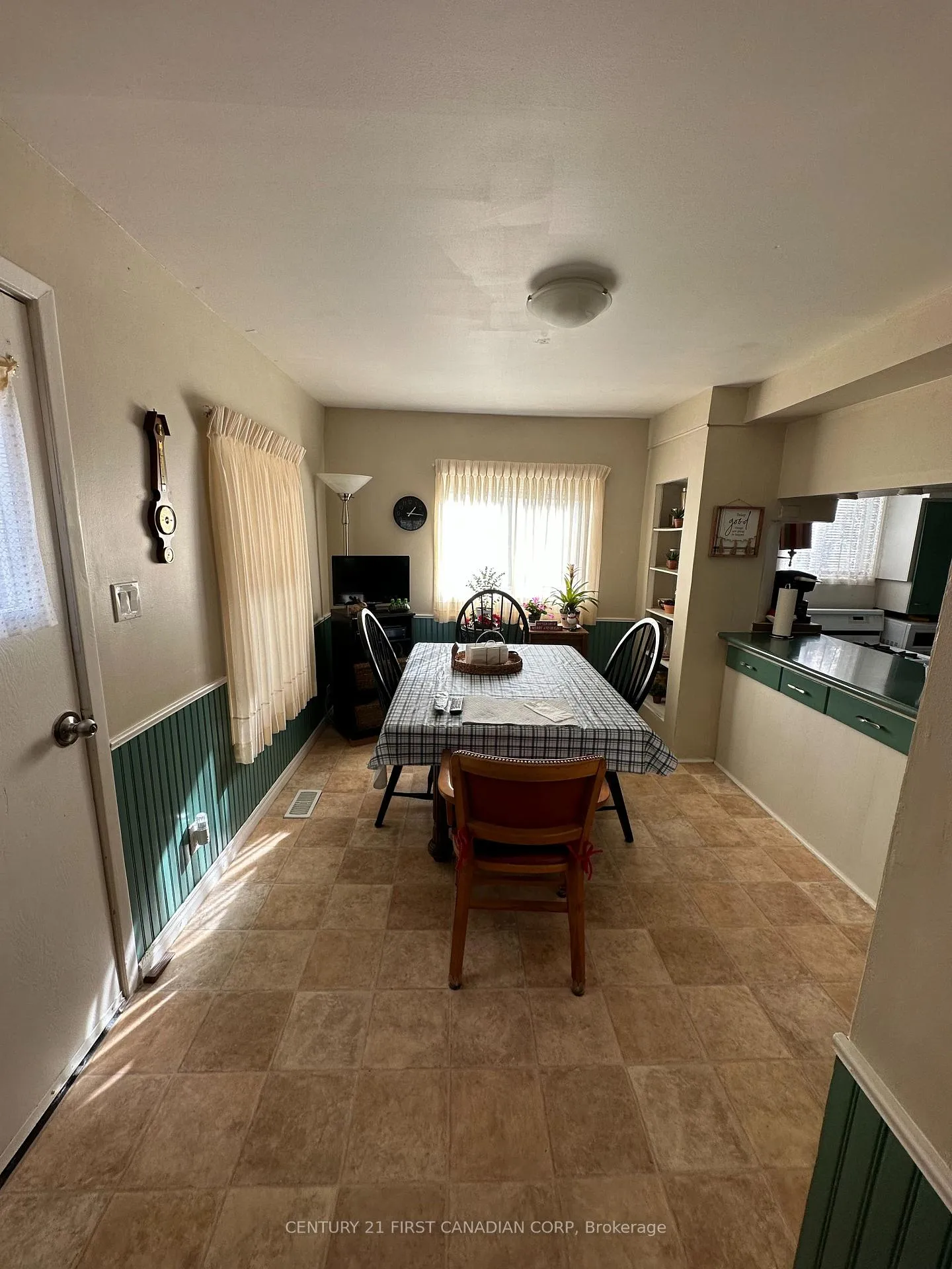 Photo 7 of 242 Victoria Street, Central Elgin, Belmont — HOMEH