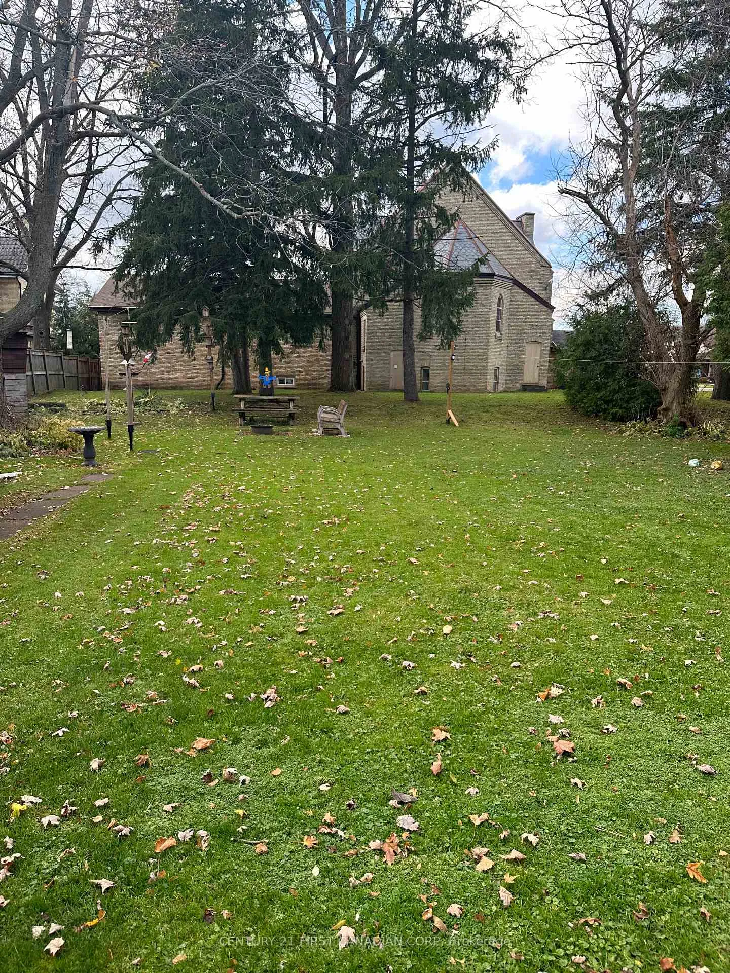 Photo 13 of 242 Victoria Street, Central Elgin, Belmont — HOMEH