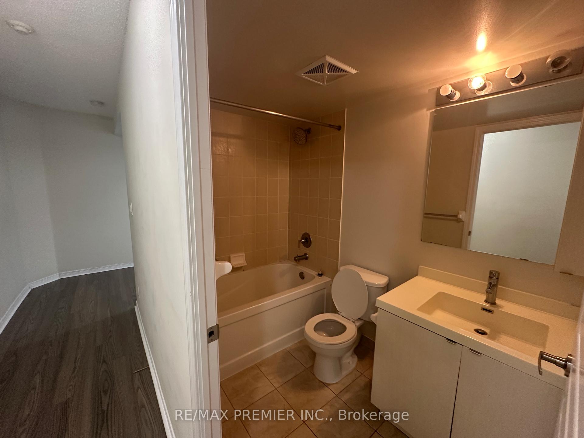Photo 10 of Unit 402, 352 Front Street W, Toronto, Waterfront Communities — HOMEH