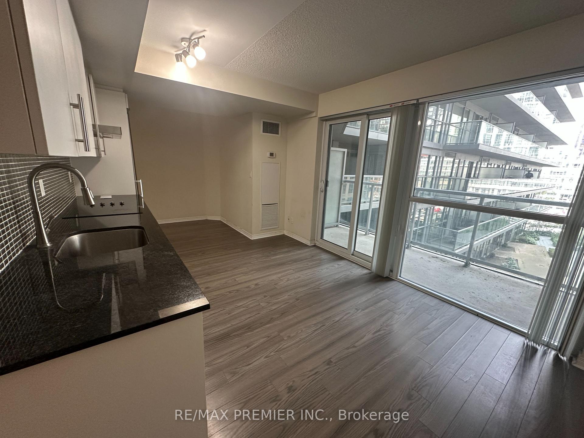 Photo 13 of Unit 402, 352 Front Street W, Toronto, Waterfront Communities — HOMEH