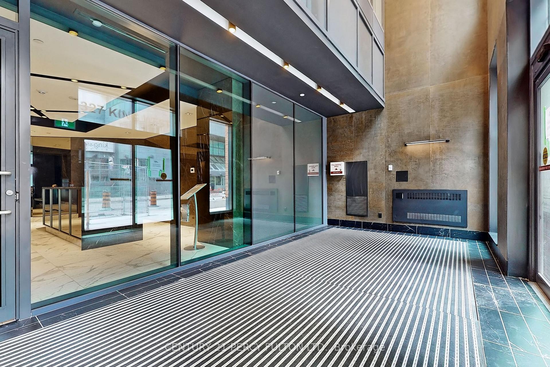 Photo 3 of Unit 2108, 327 King Street W, Toronto, Waterfront Communities — HOMEH