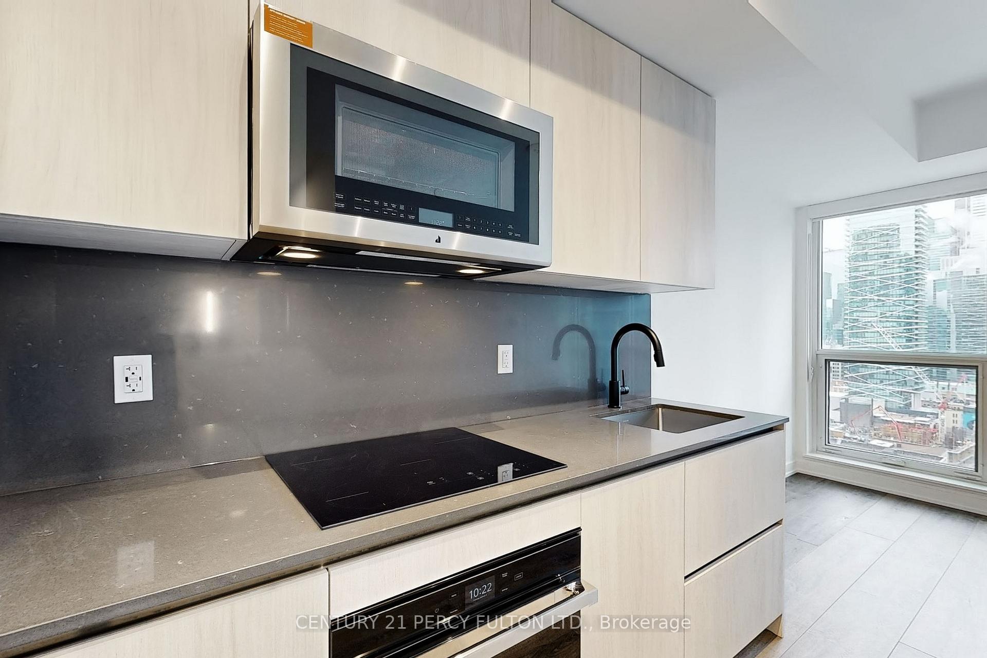 Photo 14 of Unit 2108, 327 King Street W, Toronto, Waterfront Communities — HOMEH