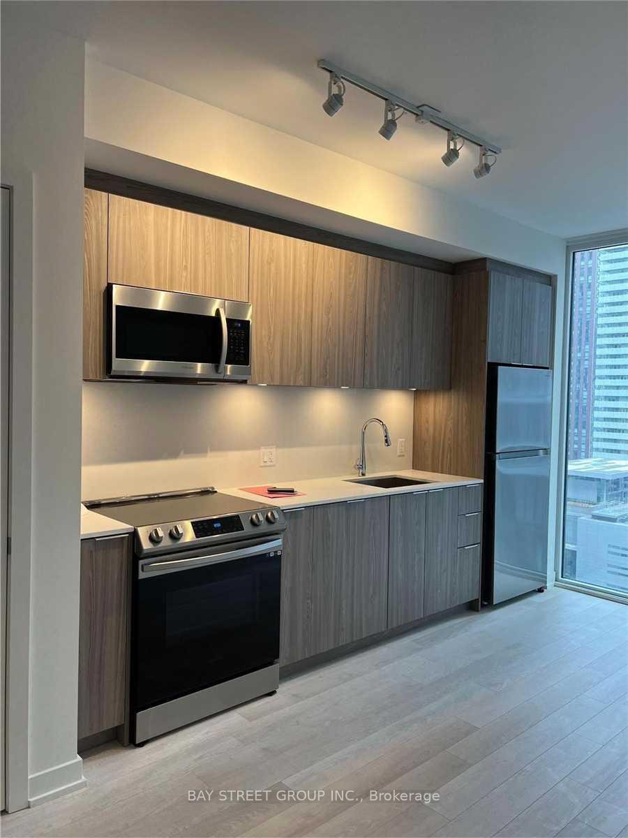 Photo 5 of Unit 1706, 357 King Street W, Toronto, Waterfront Communities — HOMEH