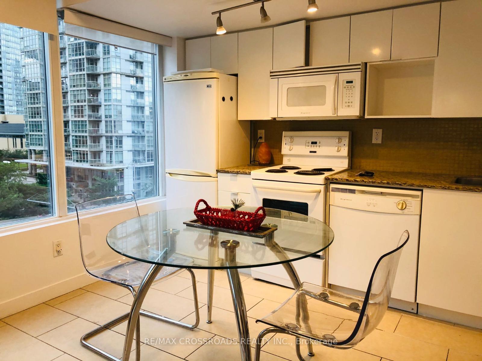 Photo 8 of Unit 521, 15 Brunel Court, Toronto, Waterfront Communities — HOMEH