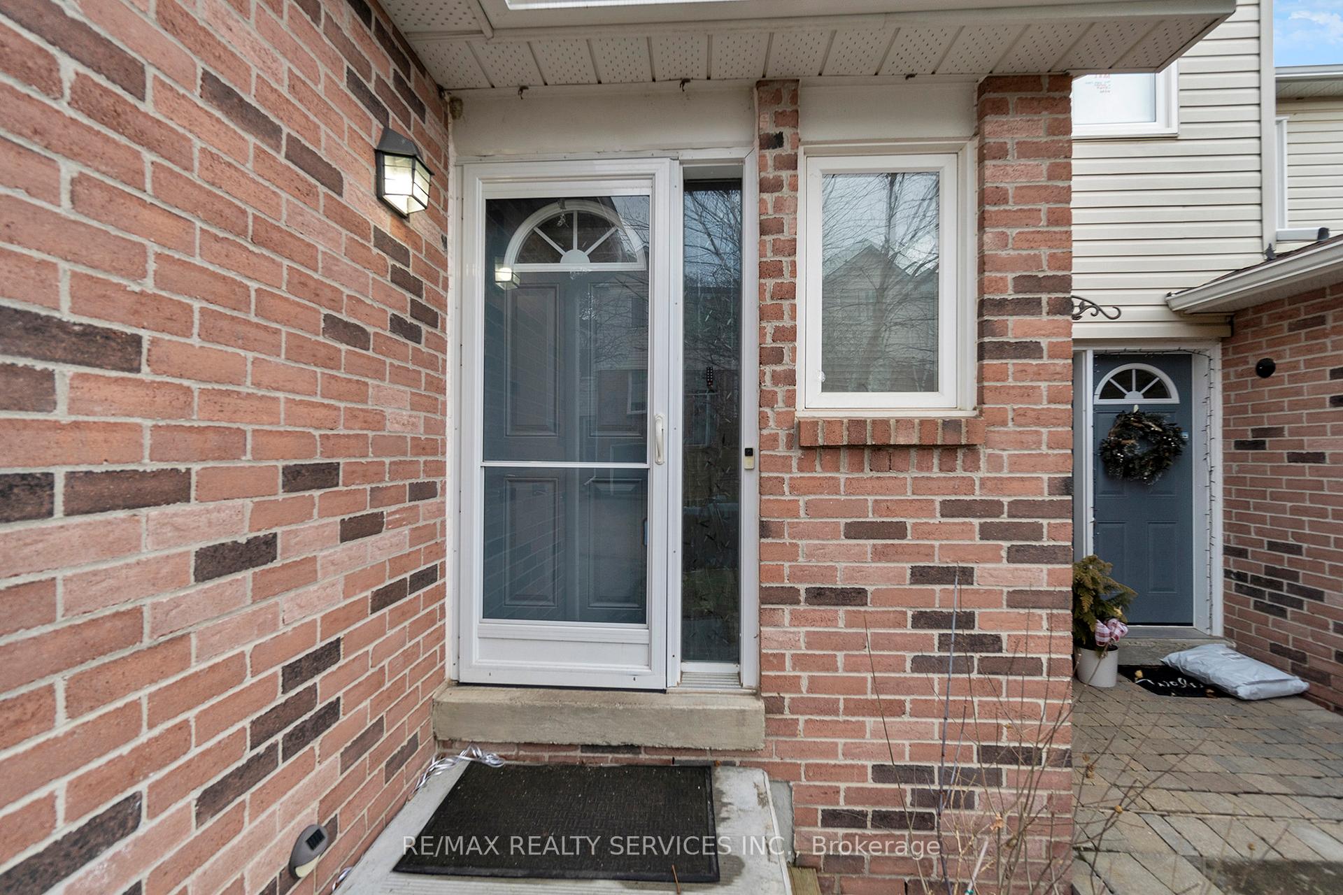 Photo 2 of Unit 130, 90 Corey Circle, Halton Hills, Georgetown — HOMEH