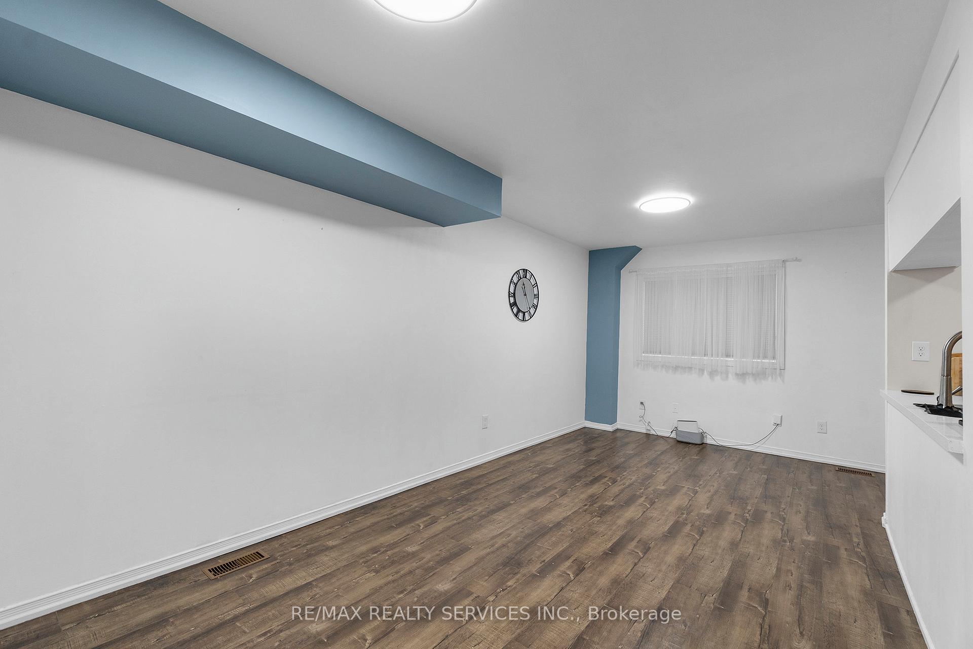 Photo 4 of Unit 130, 90 Corey Circle, Halton Hills, Georgetown — HOMEH