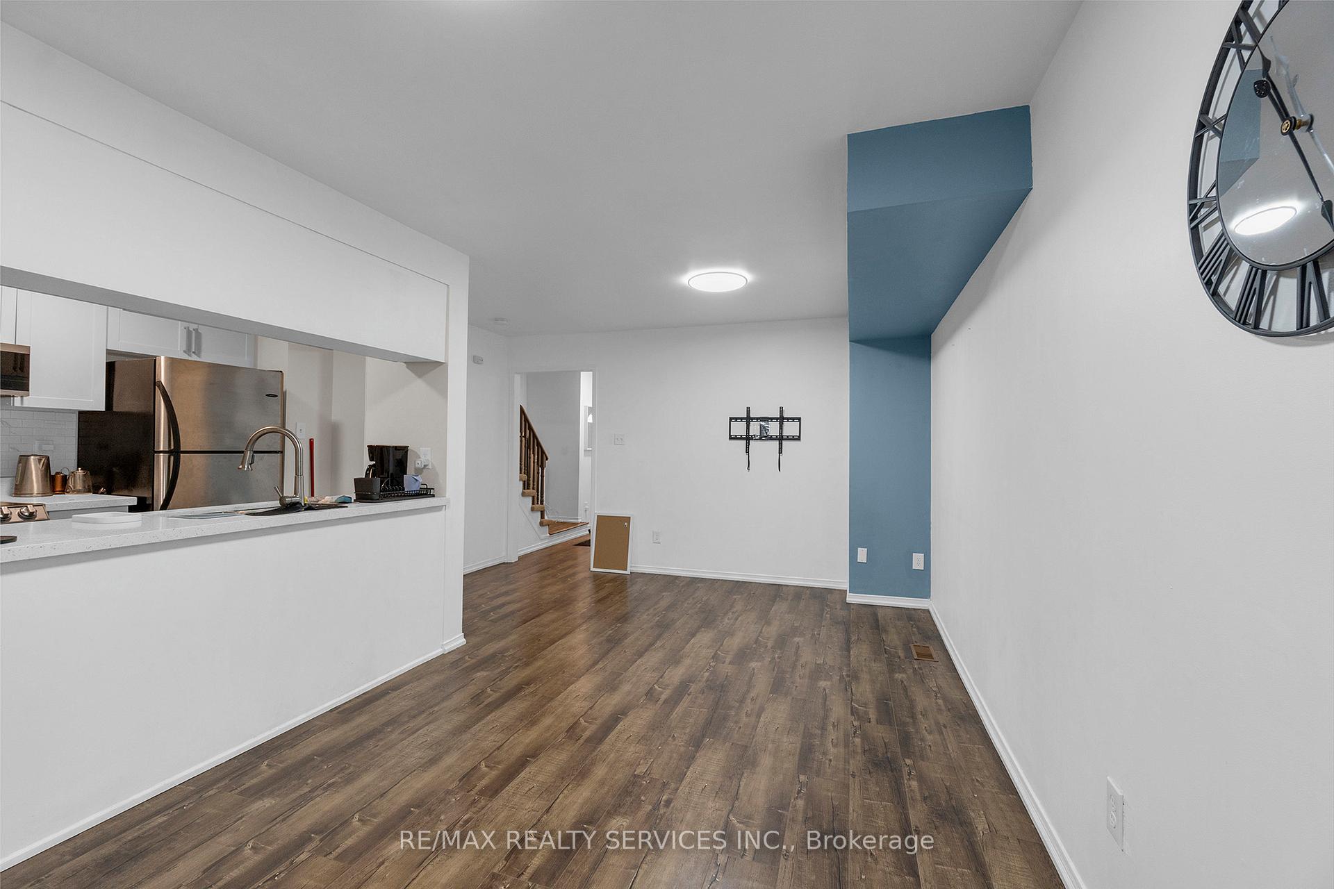 Photo 6 of Unit 130, 90 Corey Circle, Halton Hills, Georgetown — HOMEH