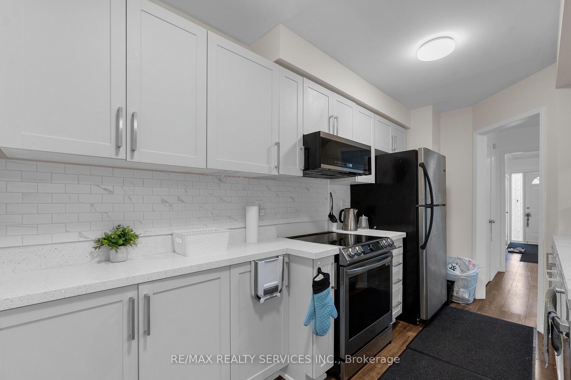 Photo 10 of Unit 130, 90 Corey Circle, Halton Hills, Georgetown — HOMEH