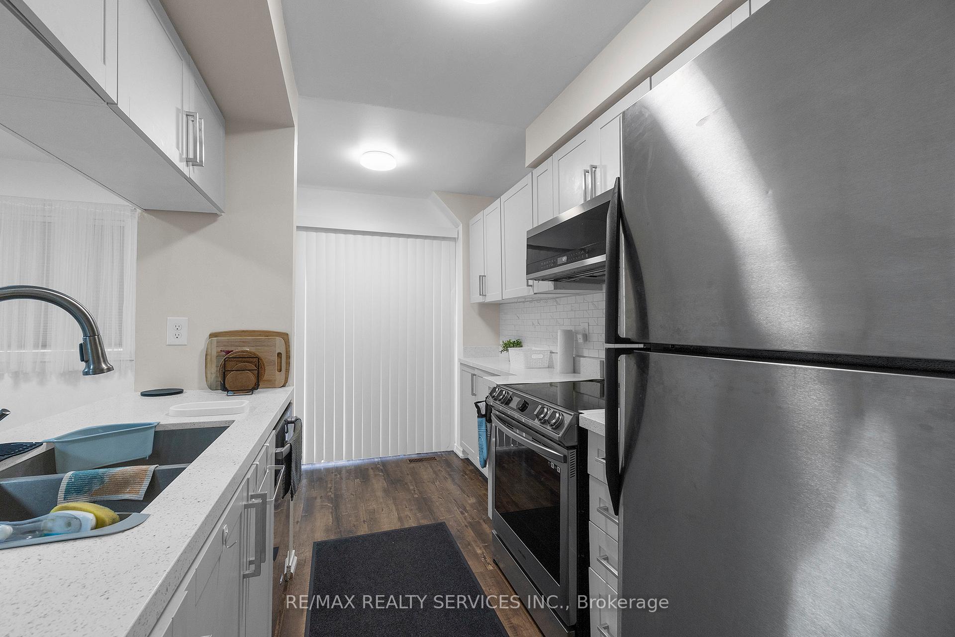 Photo 12 of Unit 130, 90 Corey Circle, Halton Hills, Georgetown — HOMEH