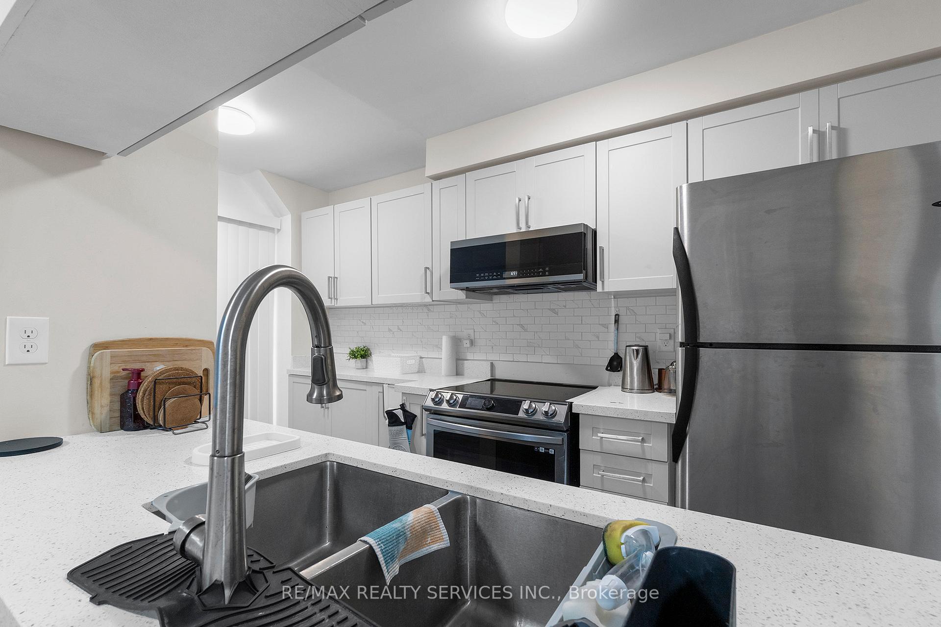 Photo 13 of Unit 130, 90 Corey Circle, Halton Hills, Georgetown — HOMEH