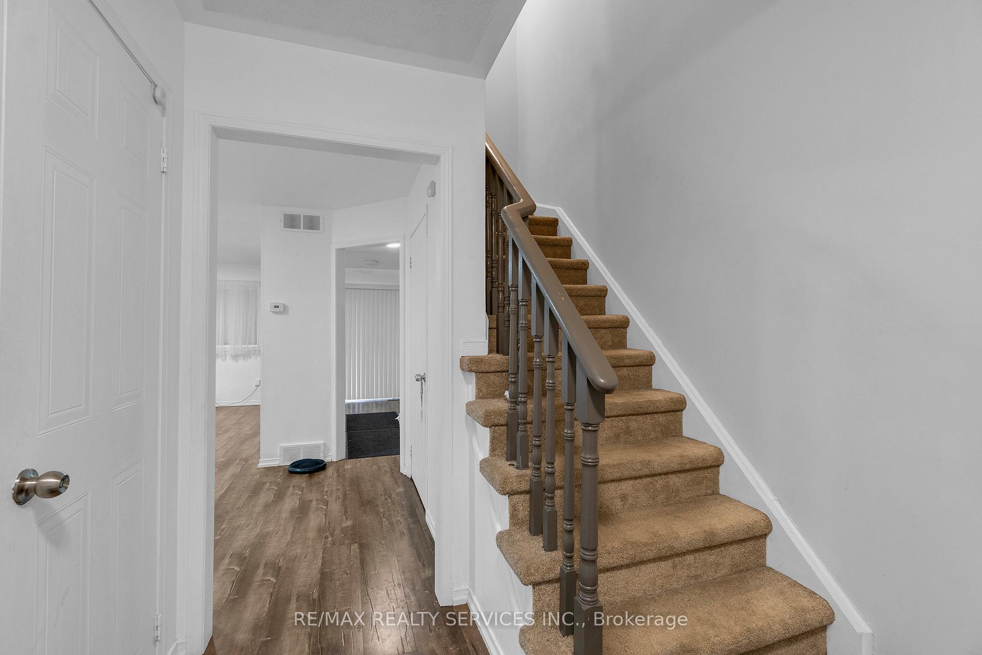 Photo 15 of Unit 130, 90 Corey Circle, Halton Hills, Georgetown — HOMEH